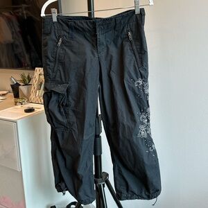 Stylish Black Cargo Capris